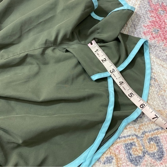 Nike Womens Medium Green Blue Piped Running Gym Track Shorts Lined Dri Fit - Picture 11 of 11